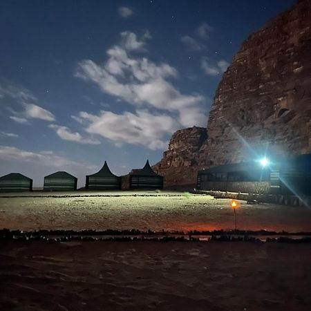al-Qatar mountain camp Hotel Wadi Rum Bagian luar foto