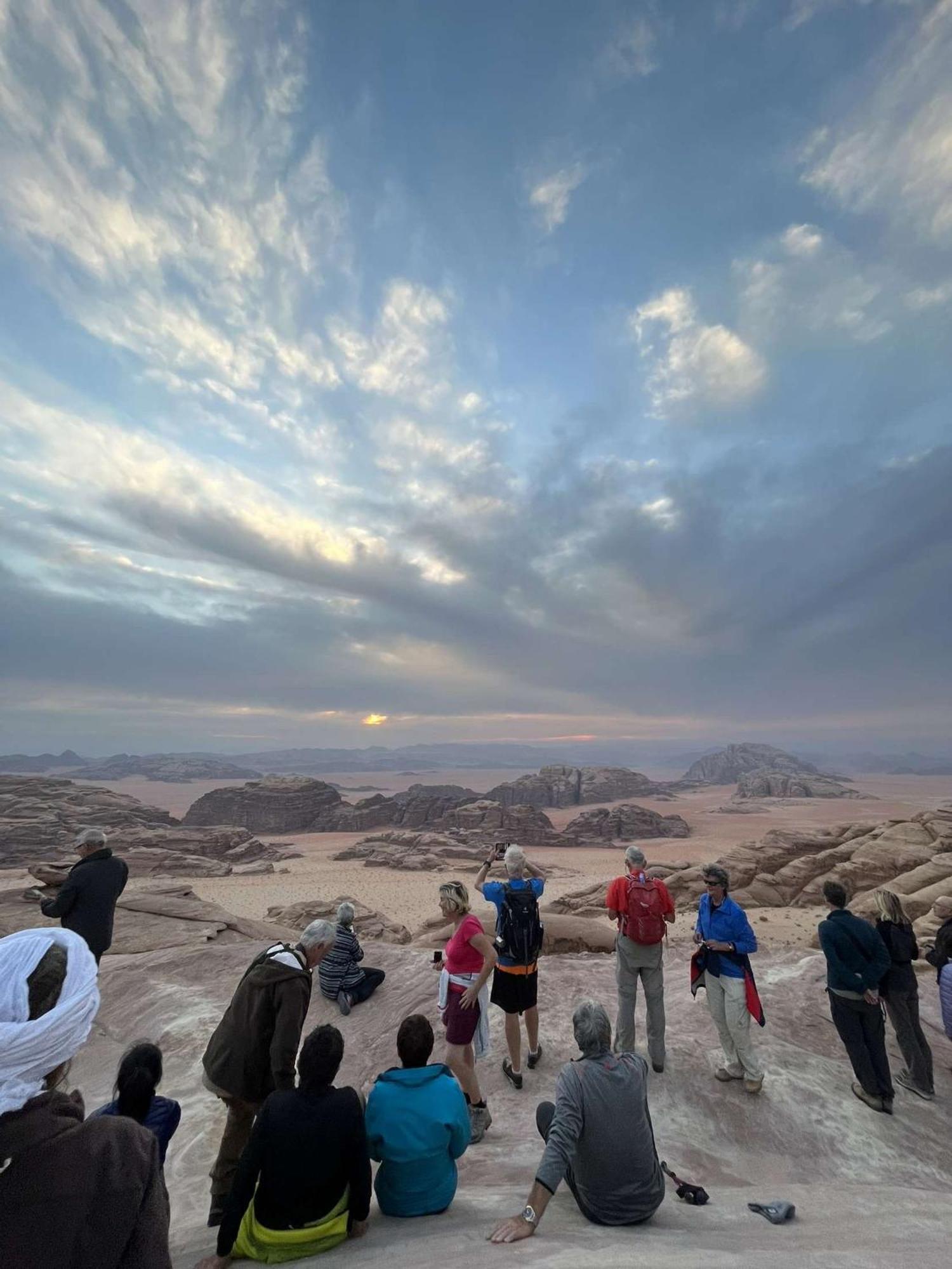 al-Qatar mountain camp Hotel Wadi Rum Bagian luar foto