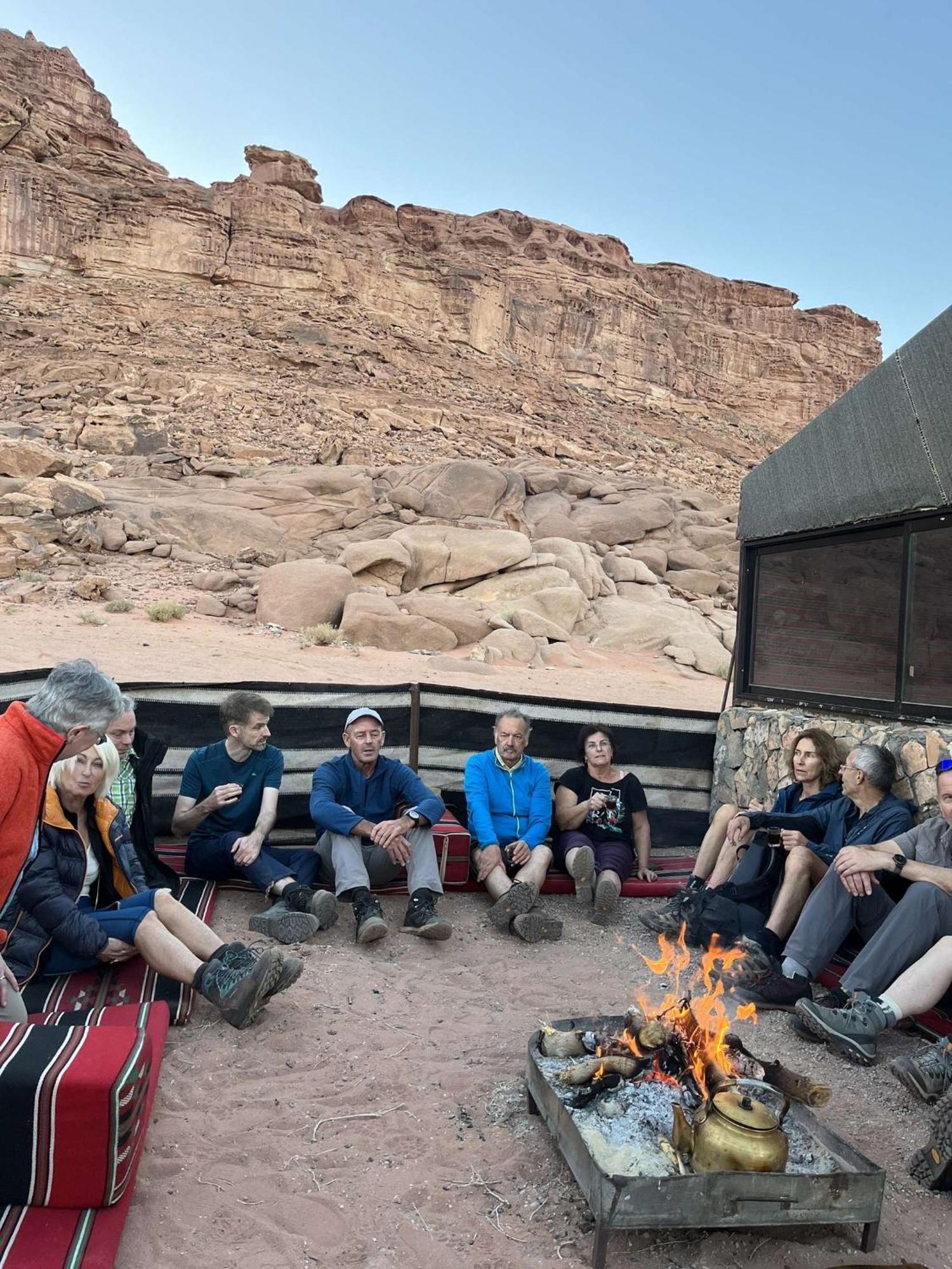 al-Qatar mountain camp Hotel Wadi Rum Bagian luar foto